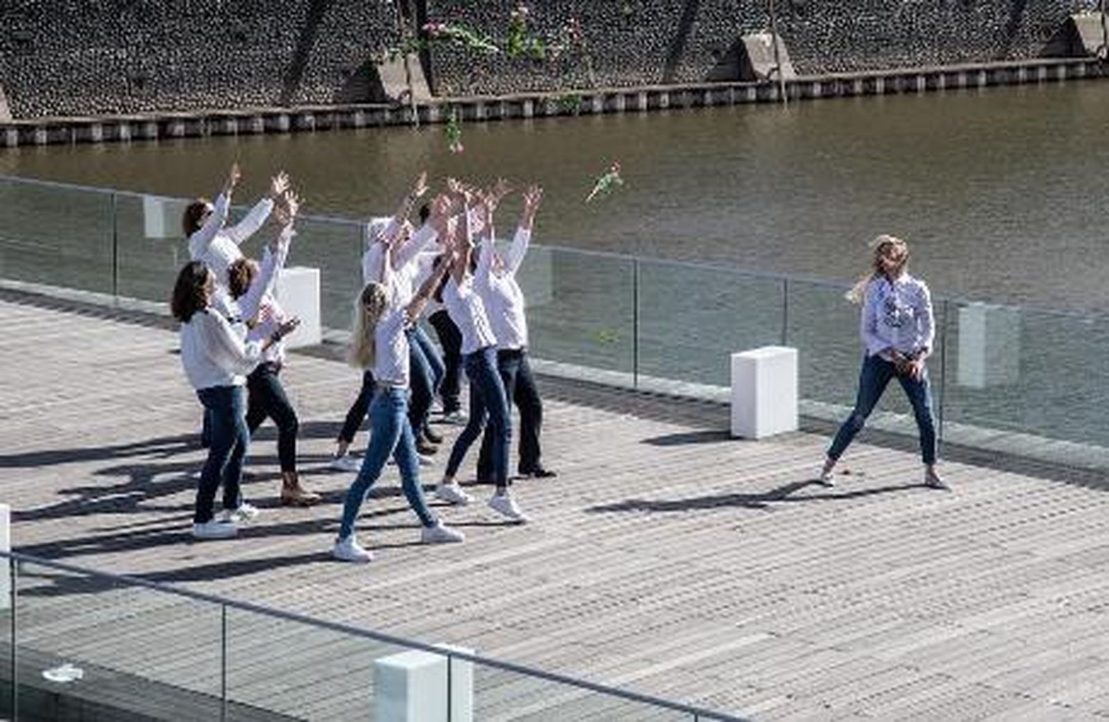 Las despedidas de soltero llenan Granada de color y disfraces