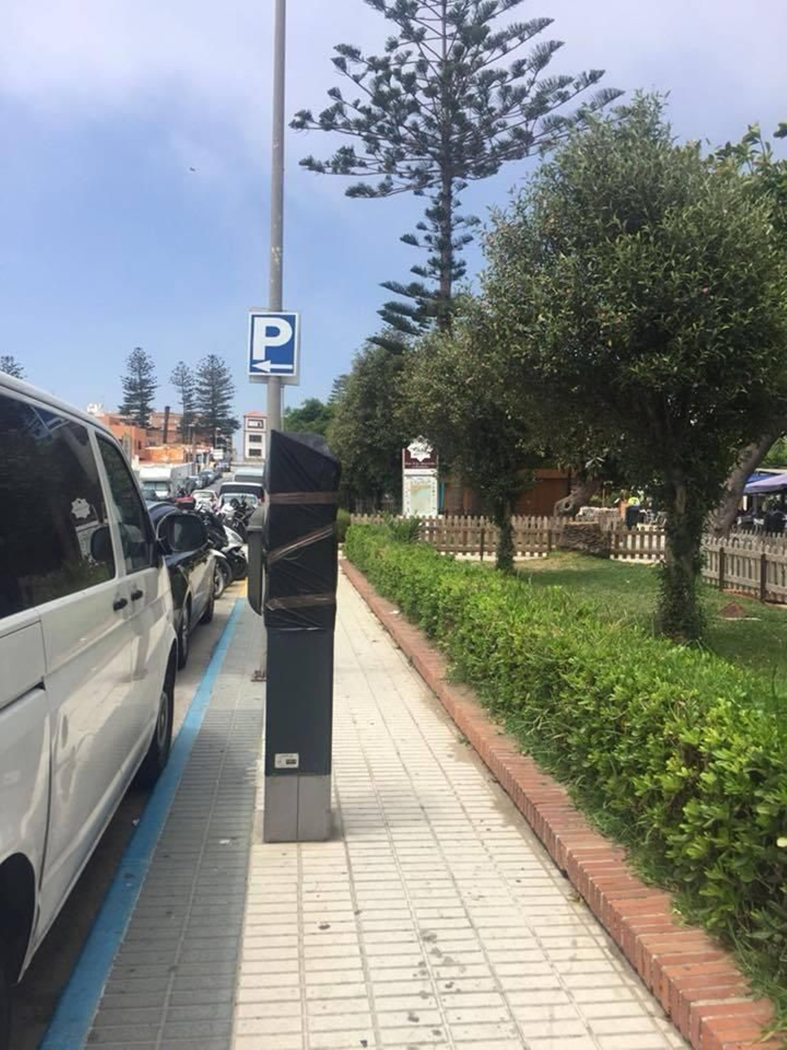 Un parquímetro tapado, en la avenida de la Constitución.