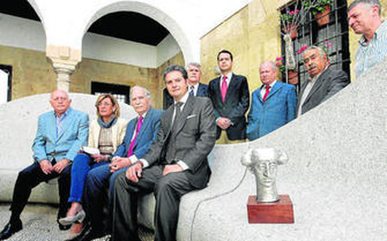 Miembros del jurado del trofeo Manolete, ayer en el Palacio de Orive.