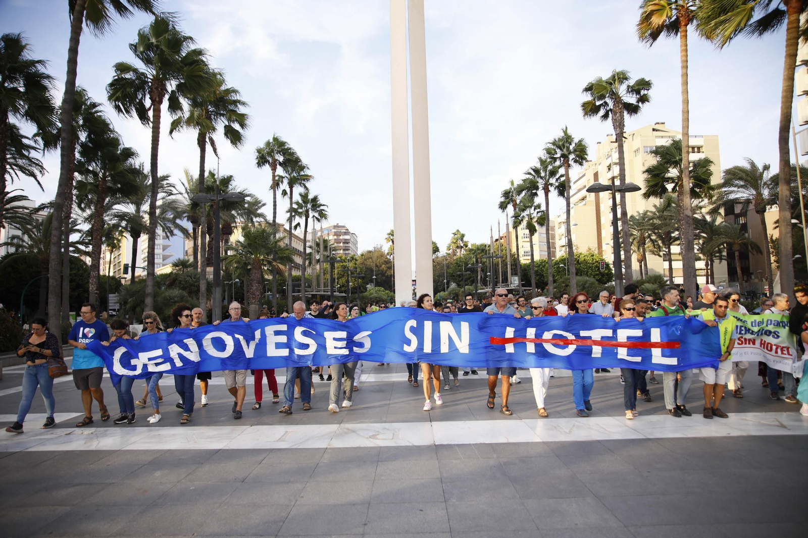La manifestación "Genoveses sin hotel", en imágenes