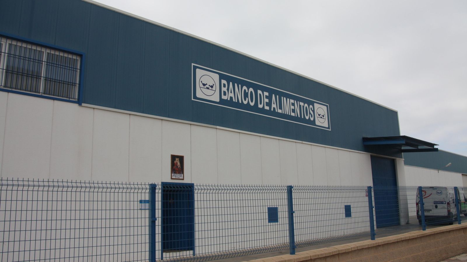 Vista exterior de la sede del Banco de Alimentos de Almería, ubicado en Roquetas