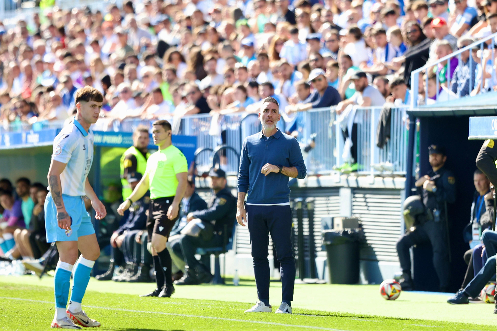 Abel Gómez, en la banda de La Rosaleda la pasada jornada.
