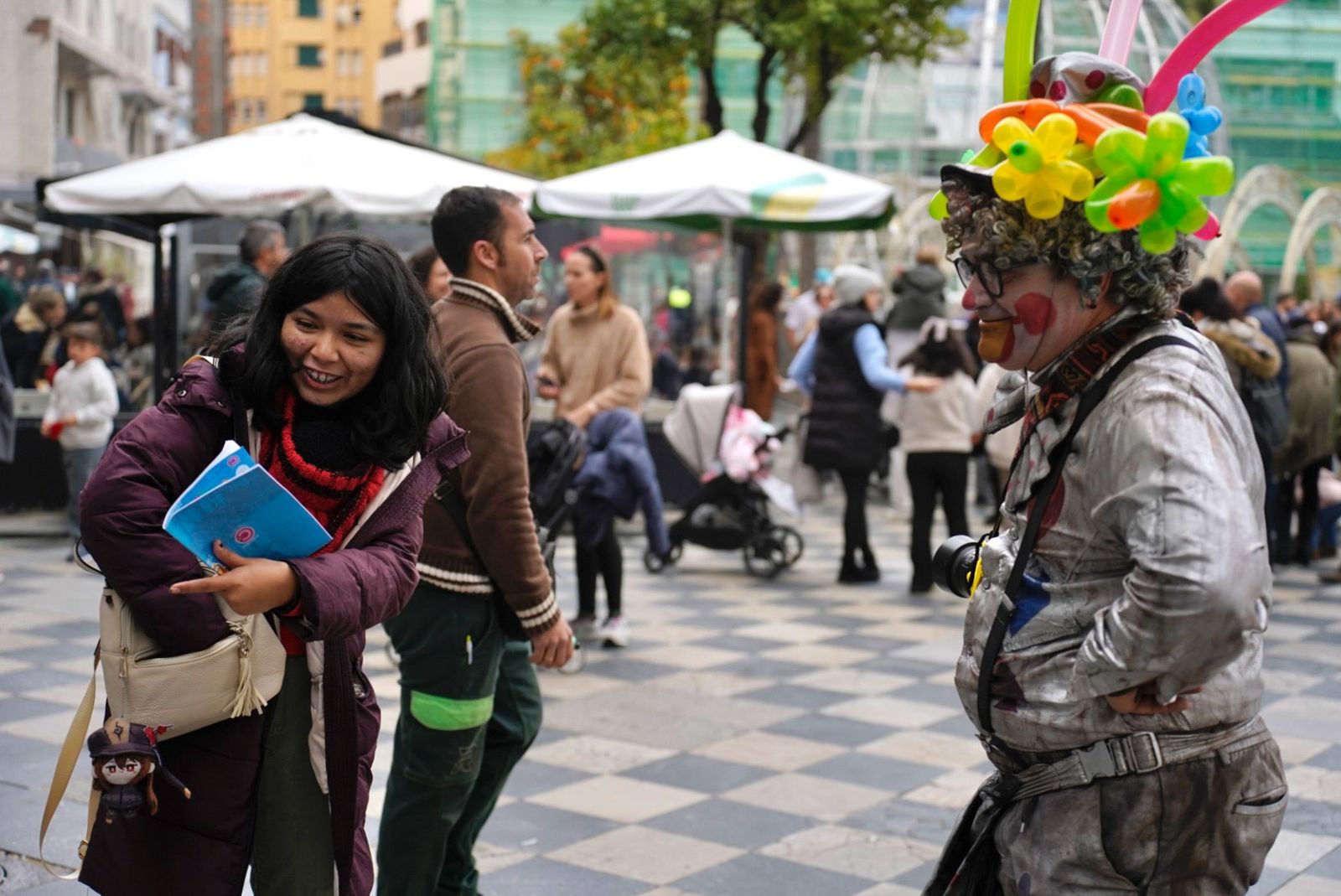 Búscate en las fotos del ambiente en el centro de Algeciras antes de la Nochevieja