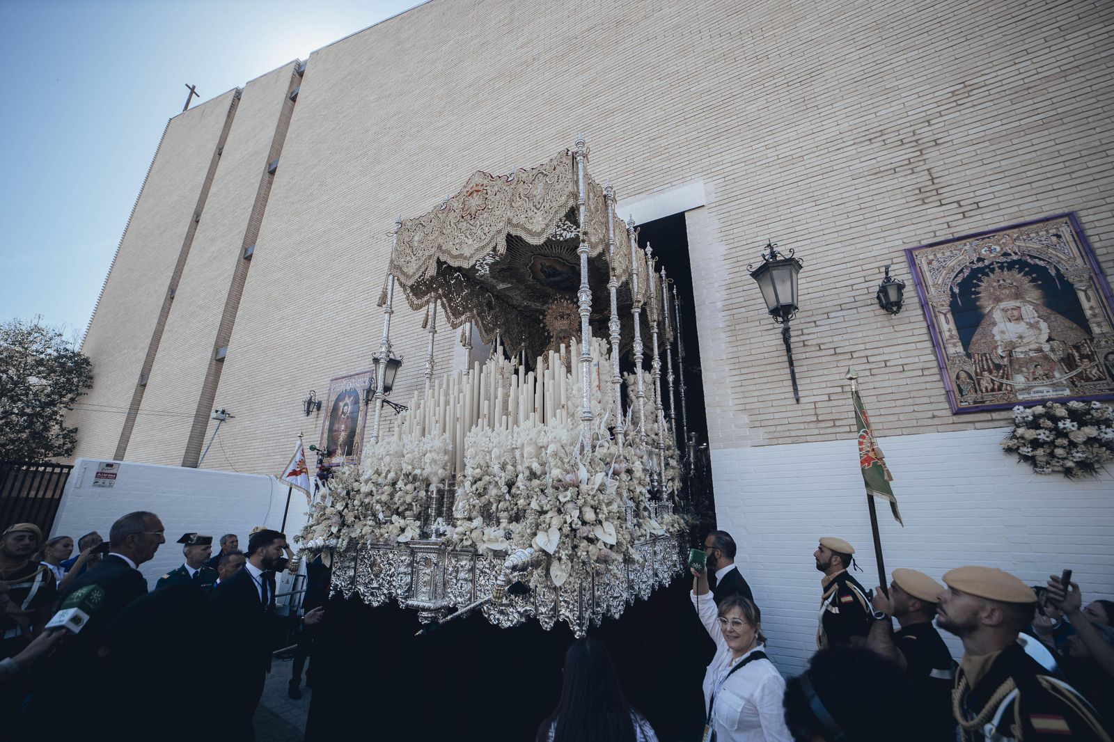 La salida de la Hermandad de San Pablo en la Semana Santa de Sevilla 2023