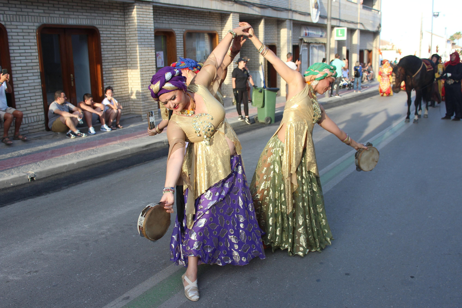 El desfile de Moros y Cristianos de Vera, en imágenes
