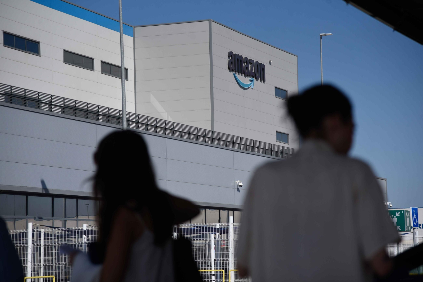 Quinto aniversario del centro de Amazon en Dos Hermanas