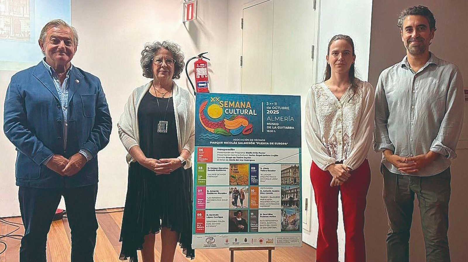 Ginés Valera junto a miembros de la Asociación de Vecinos Nicolás Salmerón y concejal Pérez de la Blanca.