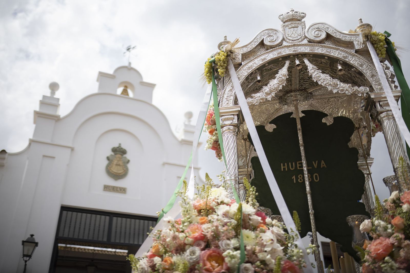 El Rocío 2023: Imágenes de ambiente en la aldea durante la presentación de las Hermandades