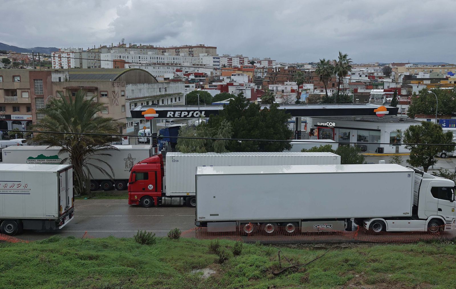 Fotos de los camiones retenidos en Algeciras