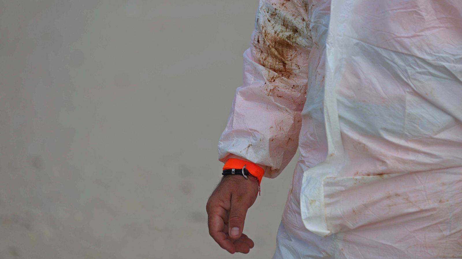 Restos de combustible del AM Ghent en Algeciras