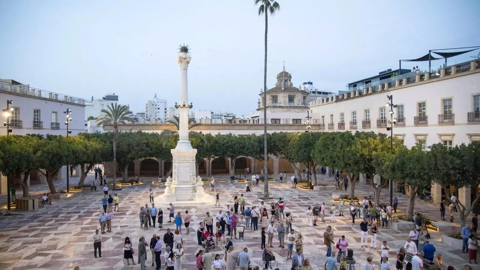 Impresionante vista del área de la Plaza Vieja una vez acabadas las actuaciones de reforma.