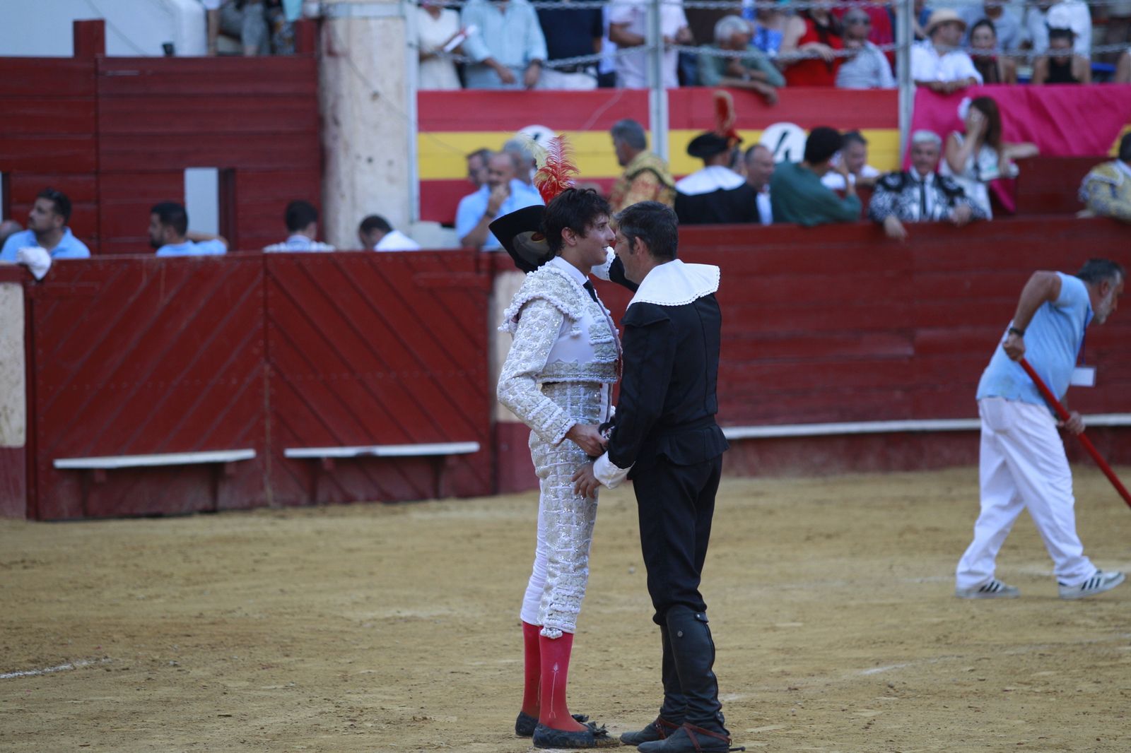 Imágenes del triunfo del torero almeriense Jorge Martínez el día de su alternativa