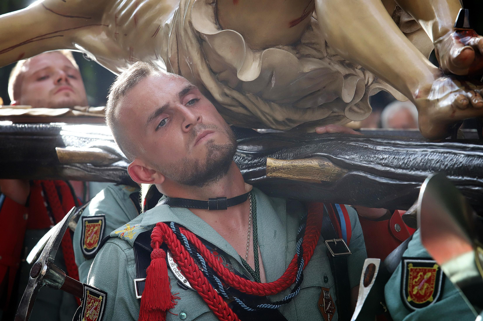 Sábado de Pasión: Imágenes de La Legión con el Cristo de la Vera+Cruz