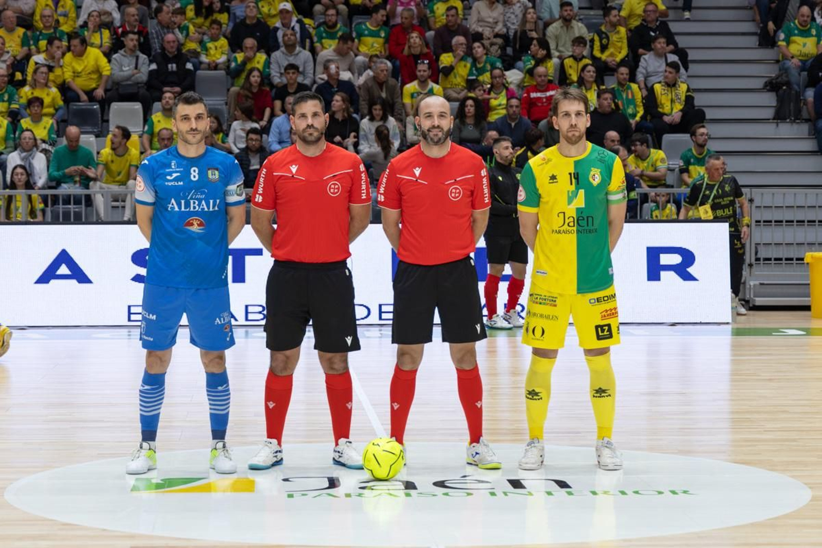 En la primera vuelta, los jiennenses golearon a los valdepeñeros en el Olivo Arena.