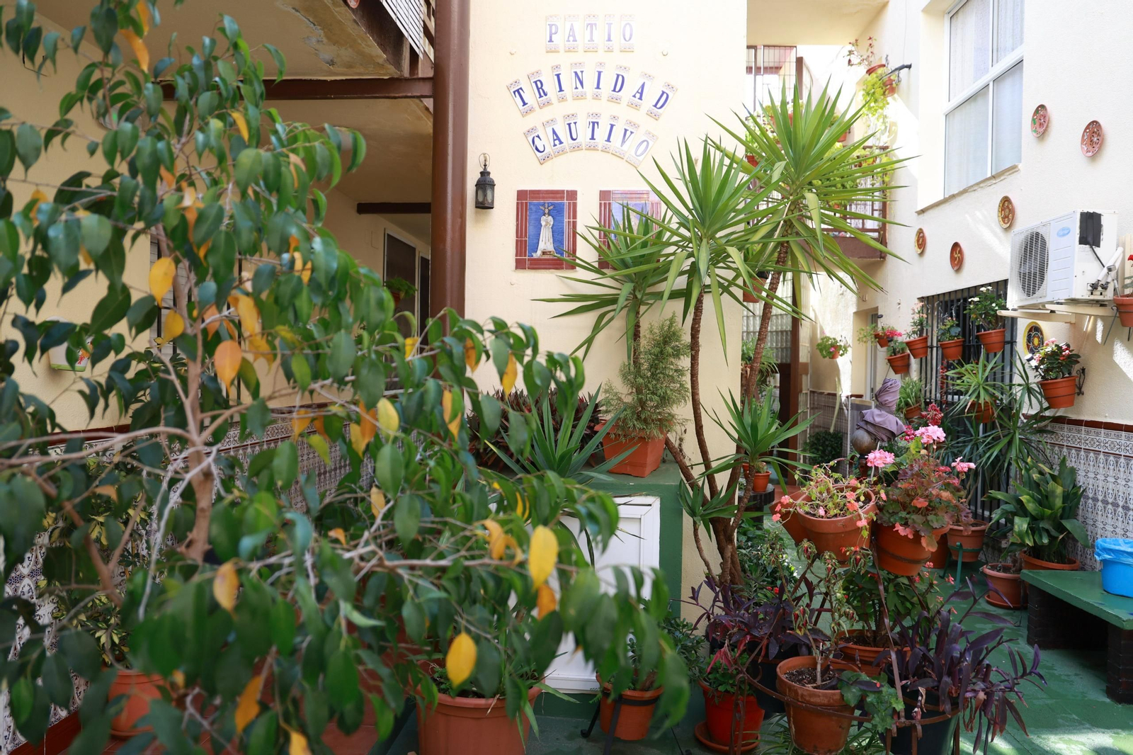 Los corralones de El Perchel y La Trinidad de Málaga, en fotografías