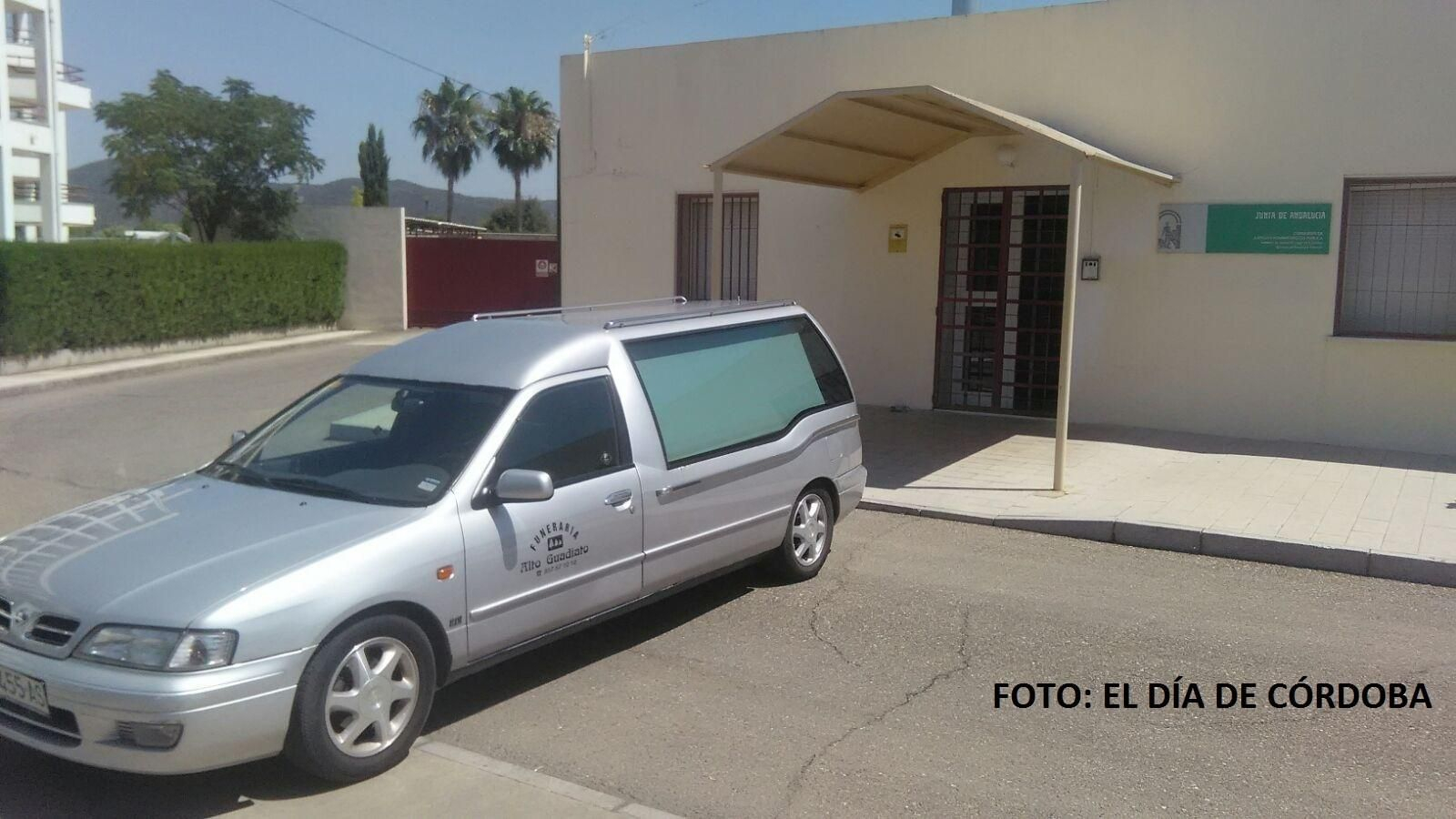 Llegada del cadáver de Blesa al Tanatorio de la Fuensanta de Córdoba.