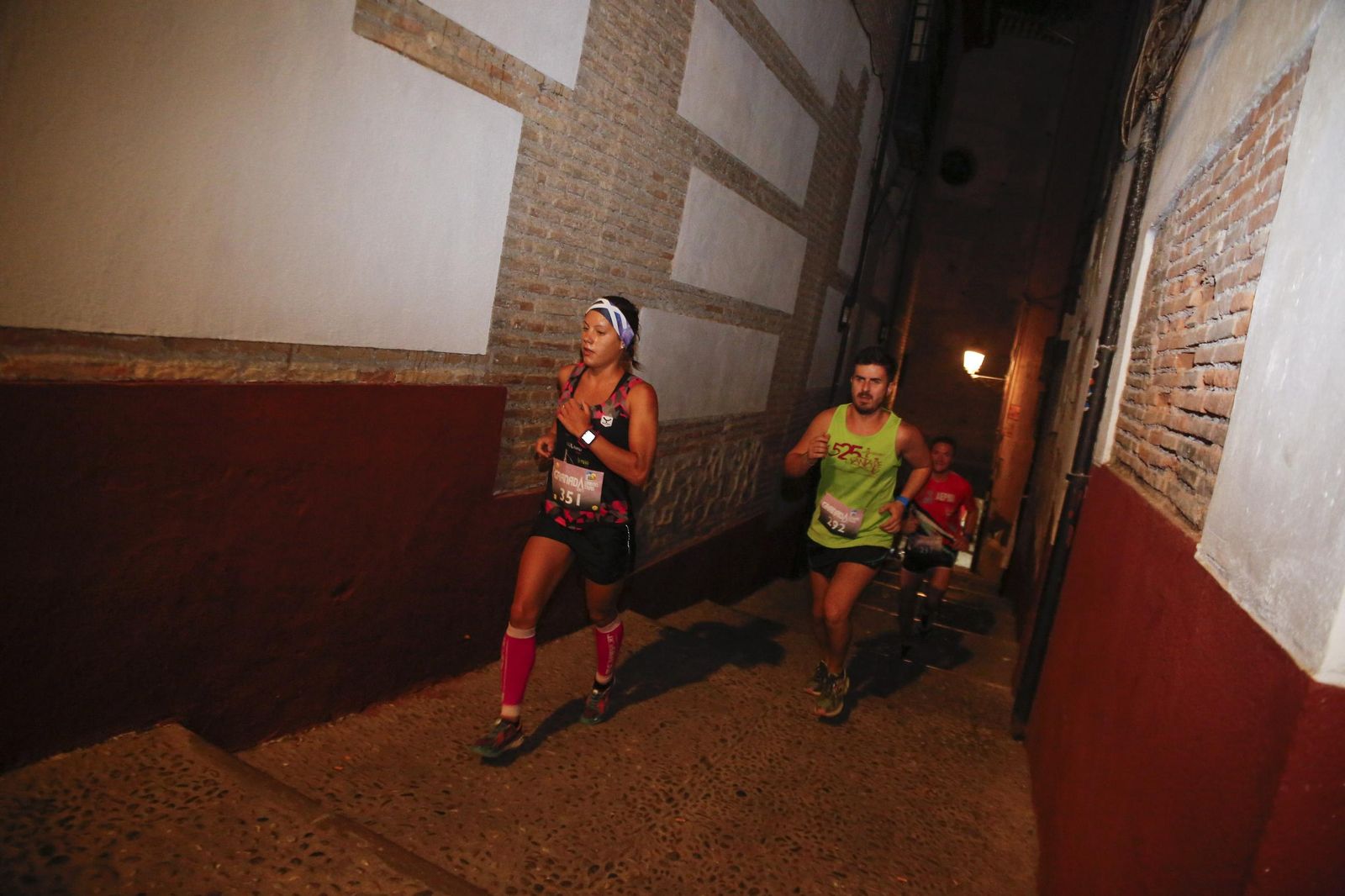 Corredores de la Ultra, que sale desde Granada, en una imagen de archivo.