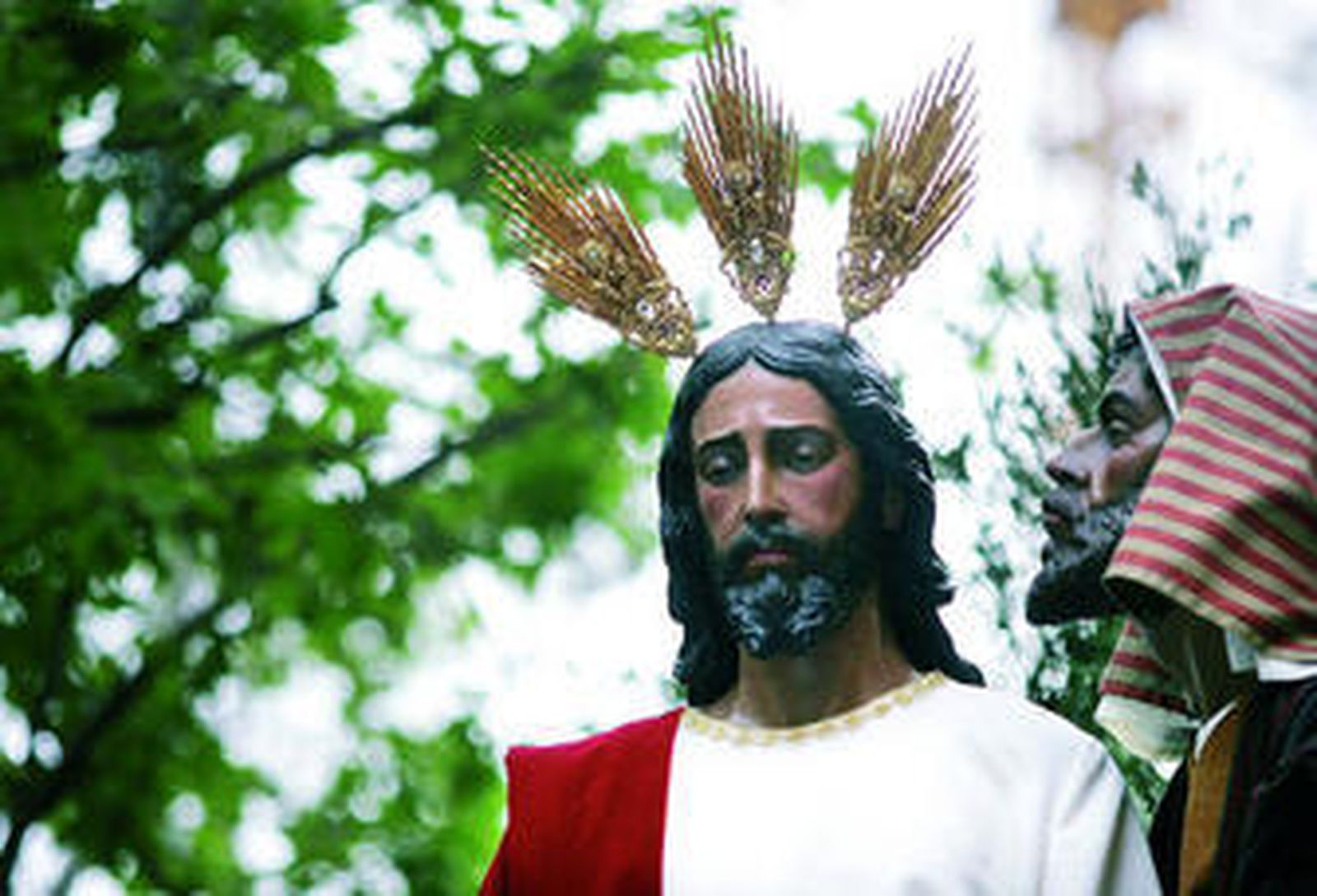 Tres grupos escultóricos, a debate