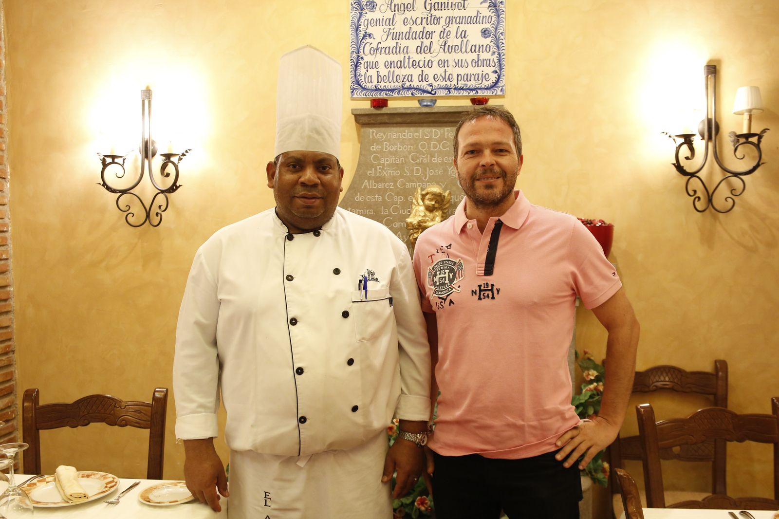 El pollo 'planetario', l la nueva apuesta gastronómica  del Aguador
