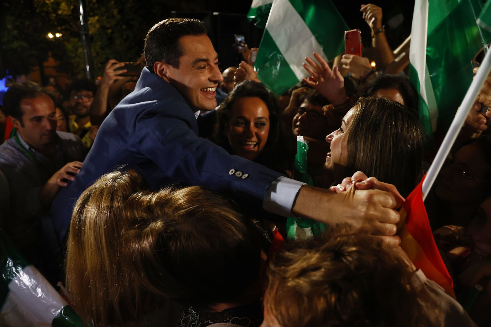 El triunfo de Juanma Moreno, en imágenes