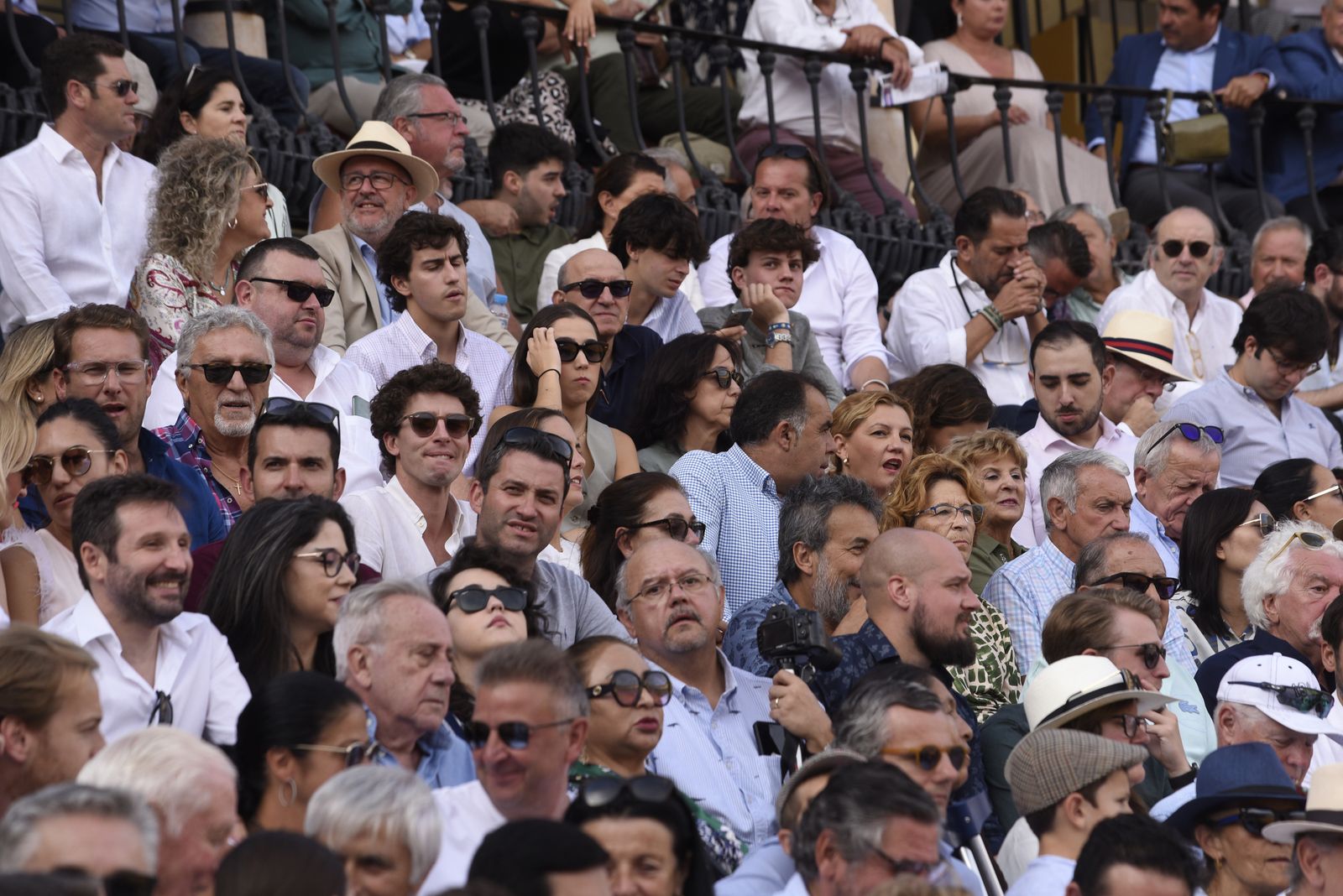 Búscate en la tercera corrida de toros de la Feria de San Miguel de Sevilla