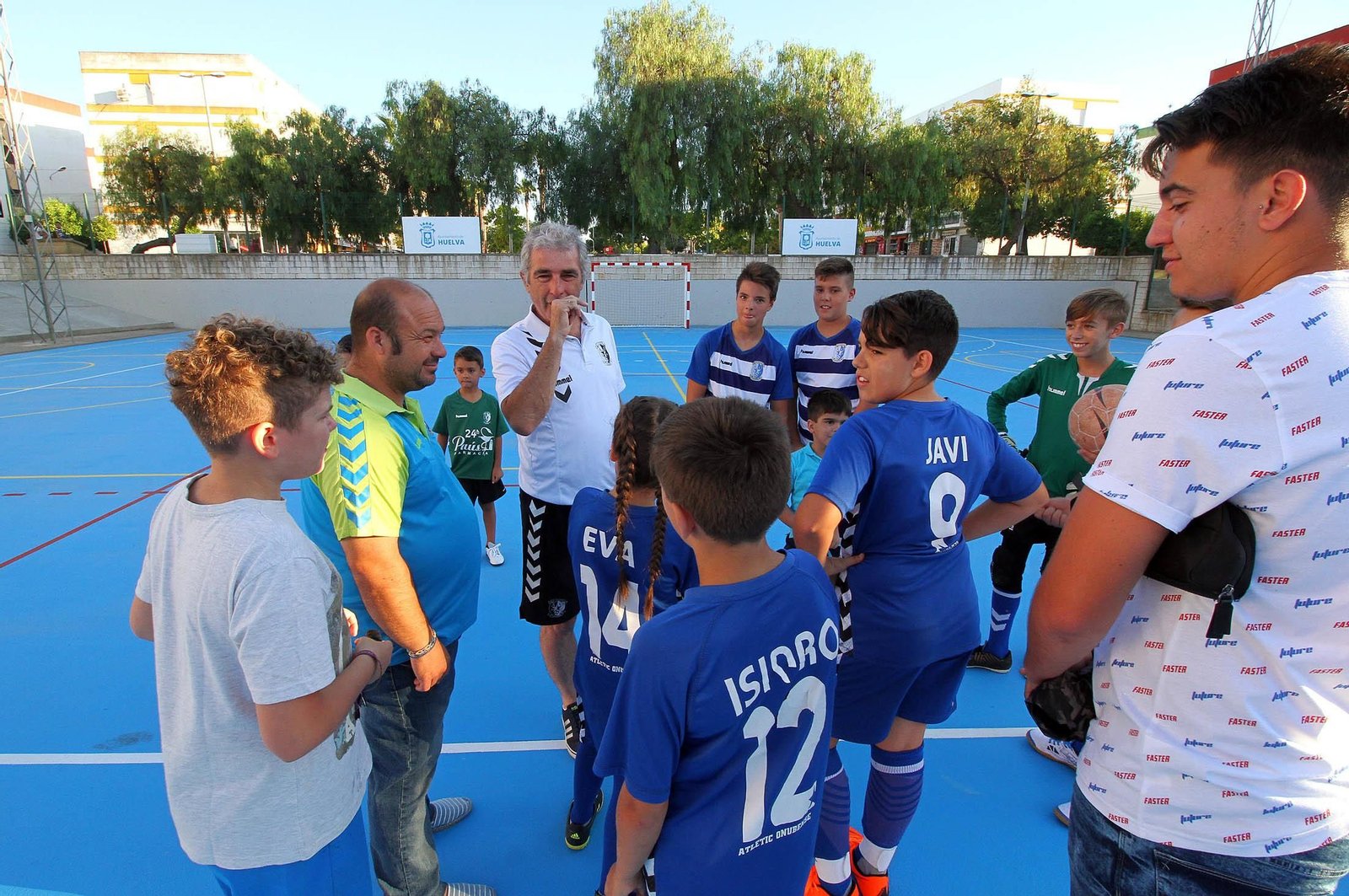Imágenes de la inauguración de las pistas deportivas de la Paza Andévalo