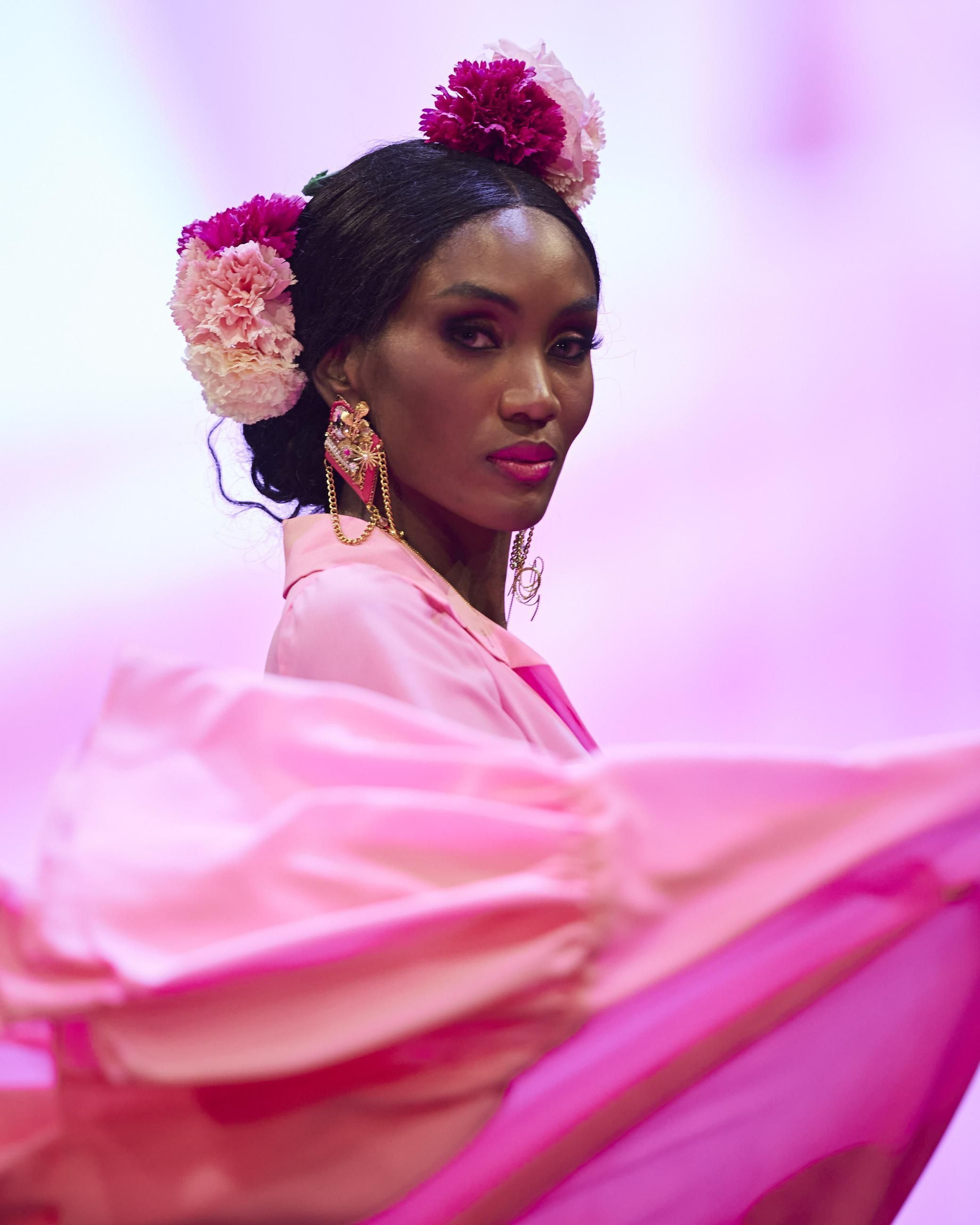 Desfile de Pilar Rubio en SIMOF 2025, todas las fotos