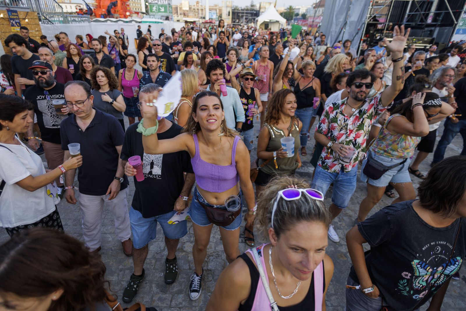 Búscate en las imágenes del primer día de conciertos en el festival  "No sin música"
