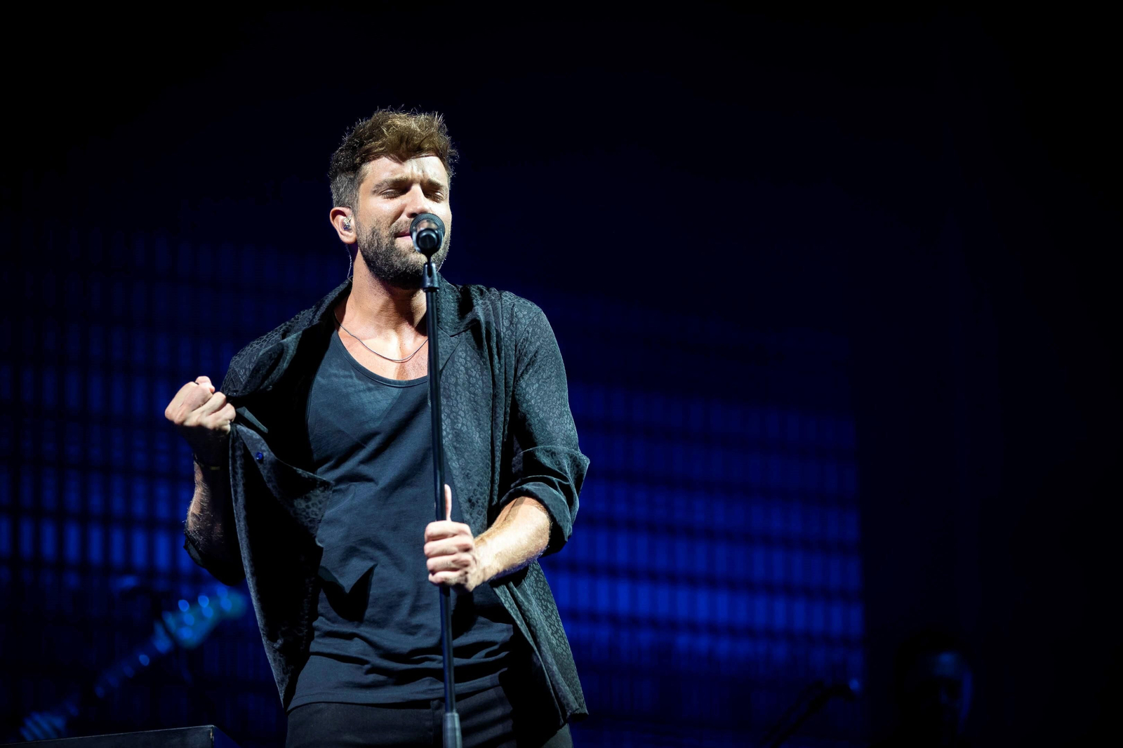 Pablo Alborán durante su actuación en Concert Music Festival 2023