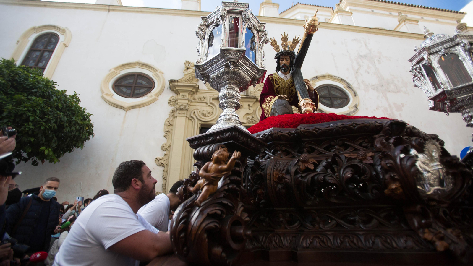 Las imágenes de la cofradía del Caido en la Semana Santa de Cádiz 2022