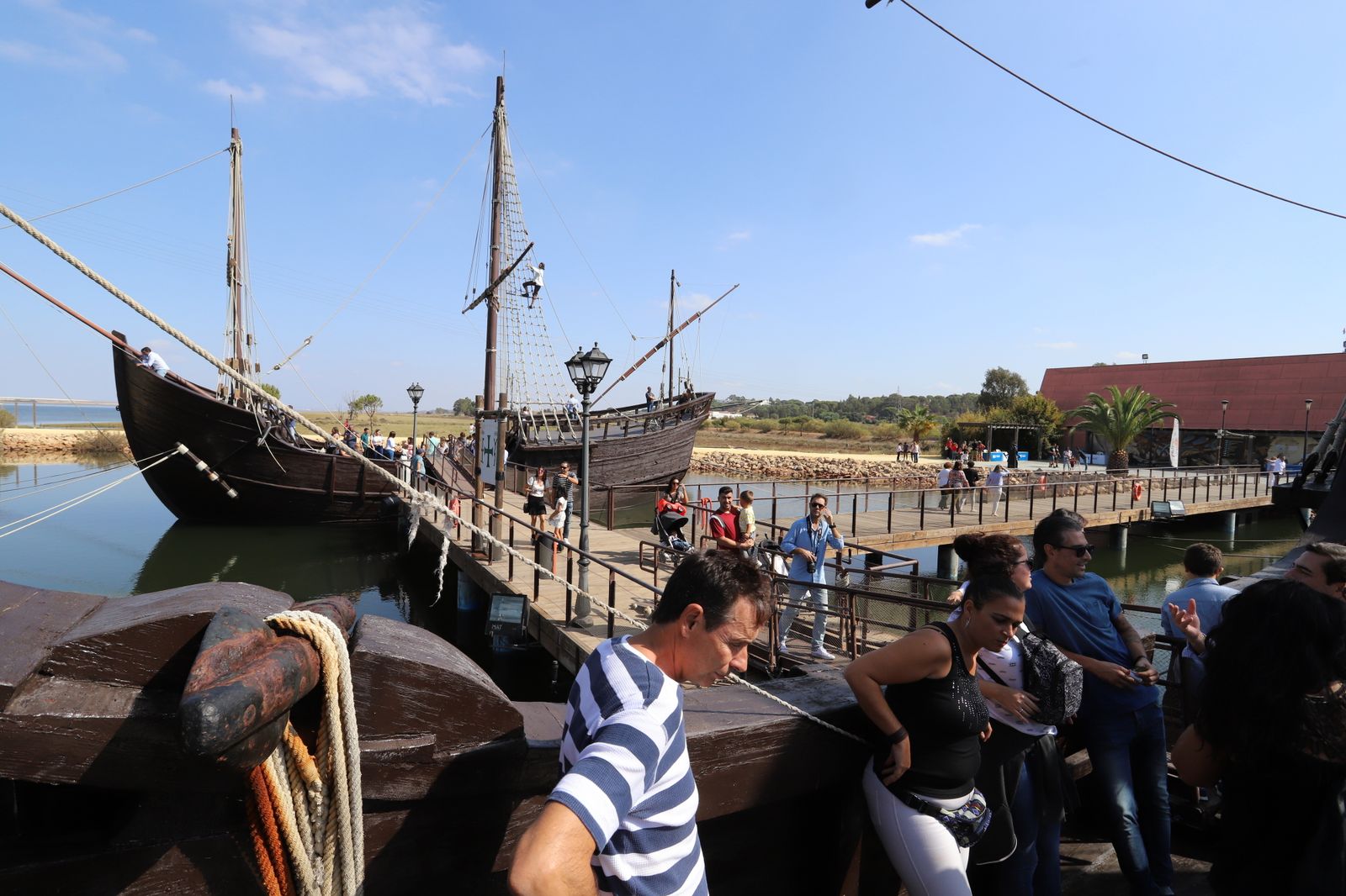 Imágenes de la jornada de puertas abiertas en el Muelle de las Carabelas