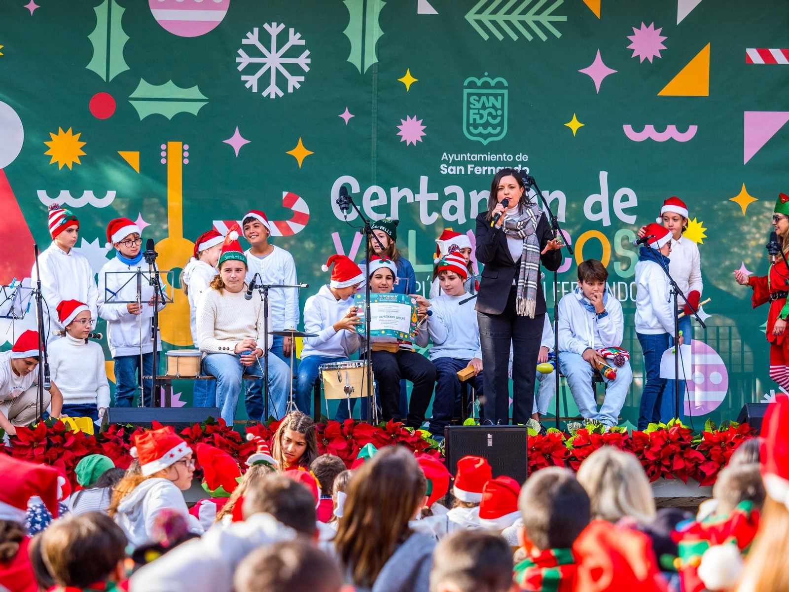 El Certamen de Villancicos de los colegios públicos de San Fernando, en imágenes