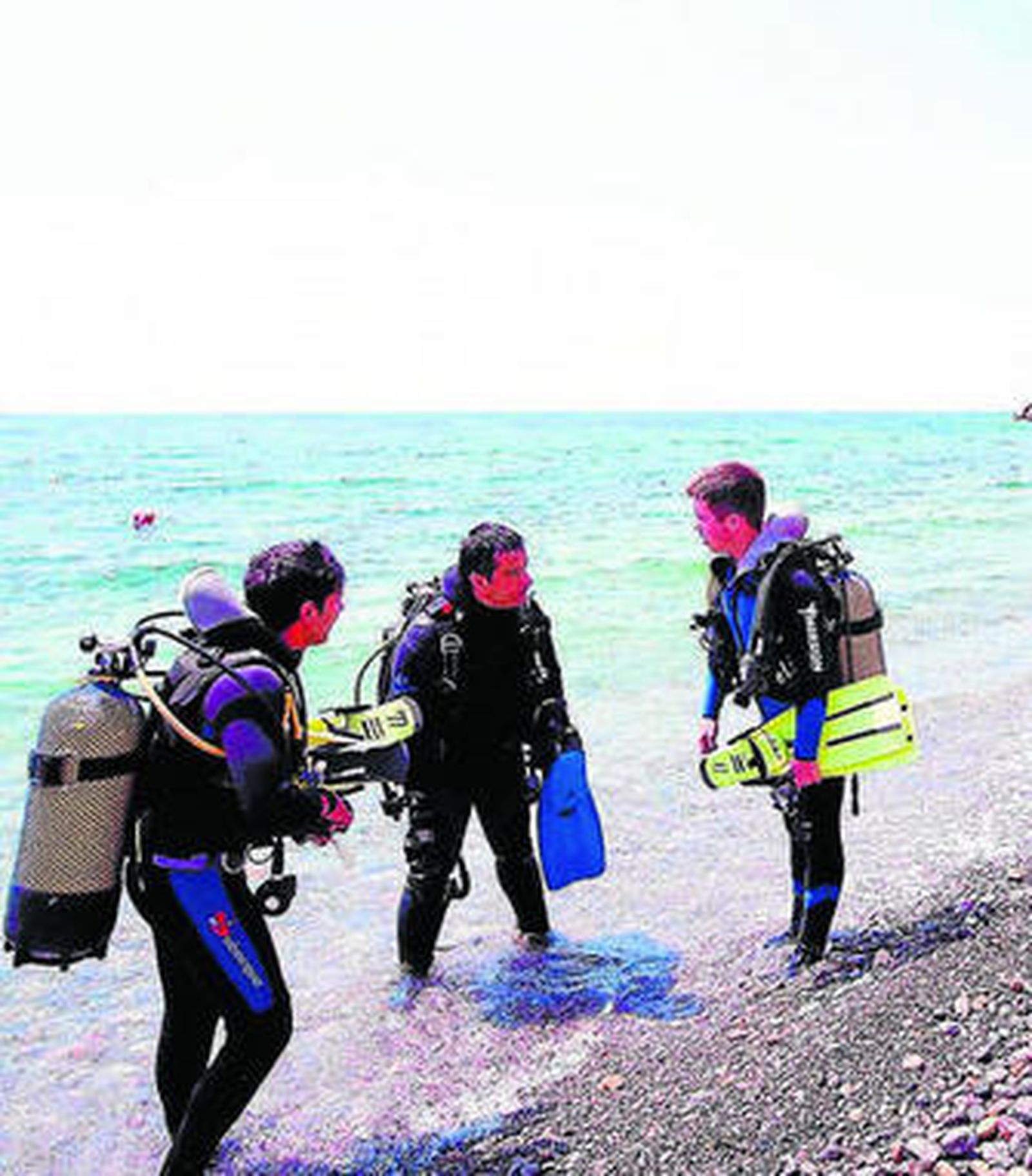 El buceo en el mar se practica con asiduidad en la provincia.