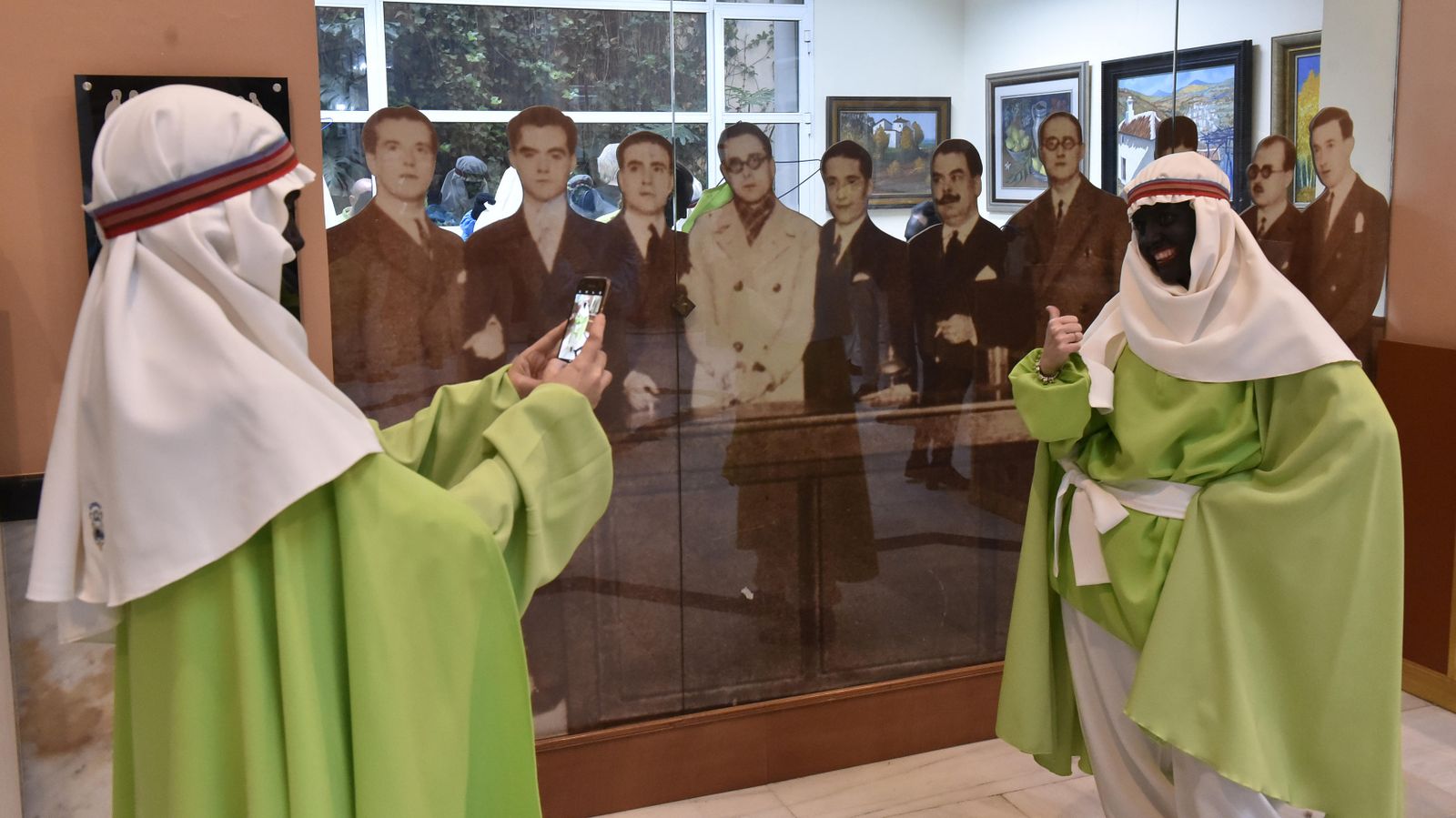 El Heraldo Real recorre las calles del centro