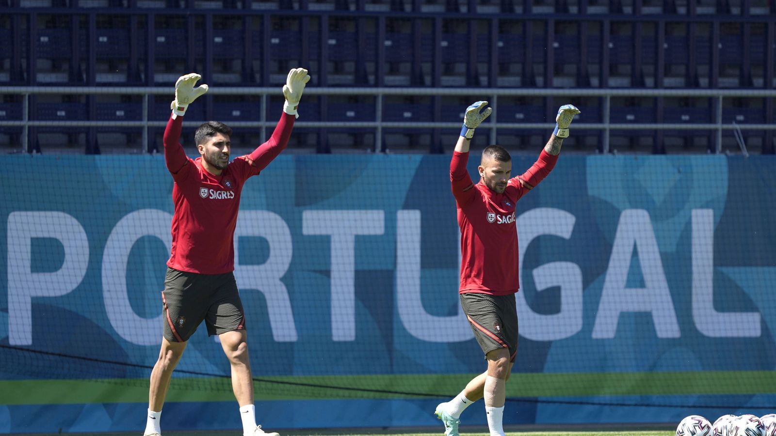 Rui Silva, junto a Antohony Lopes, en un entrenamiento con Portugal en la Eurocopa.