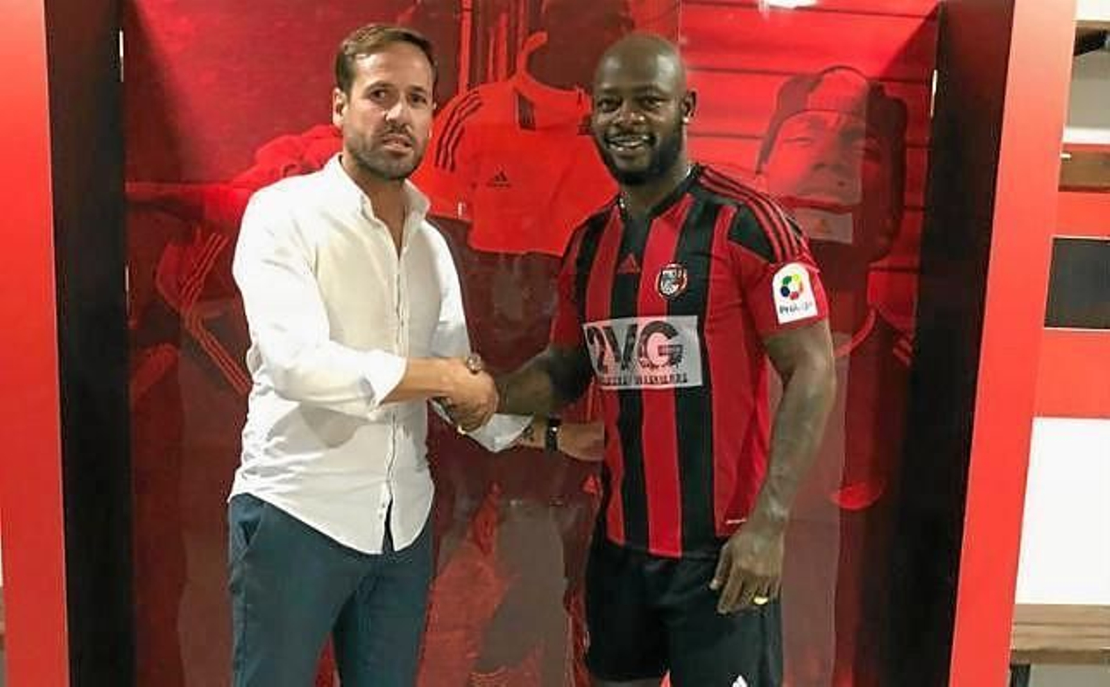 Emaná, con la camisola del Gerena