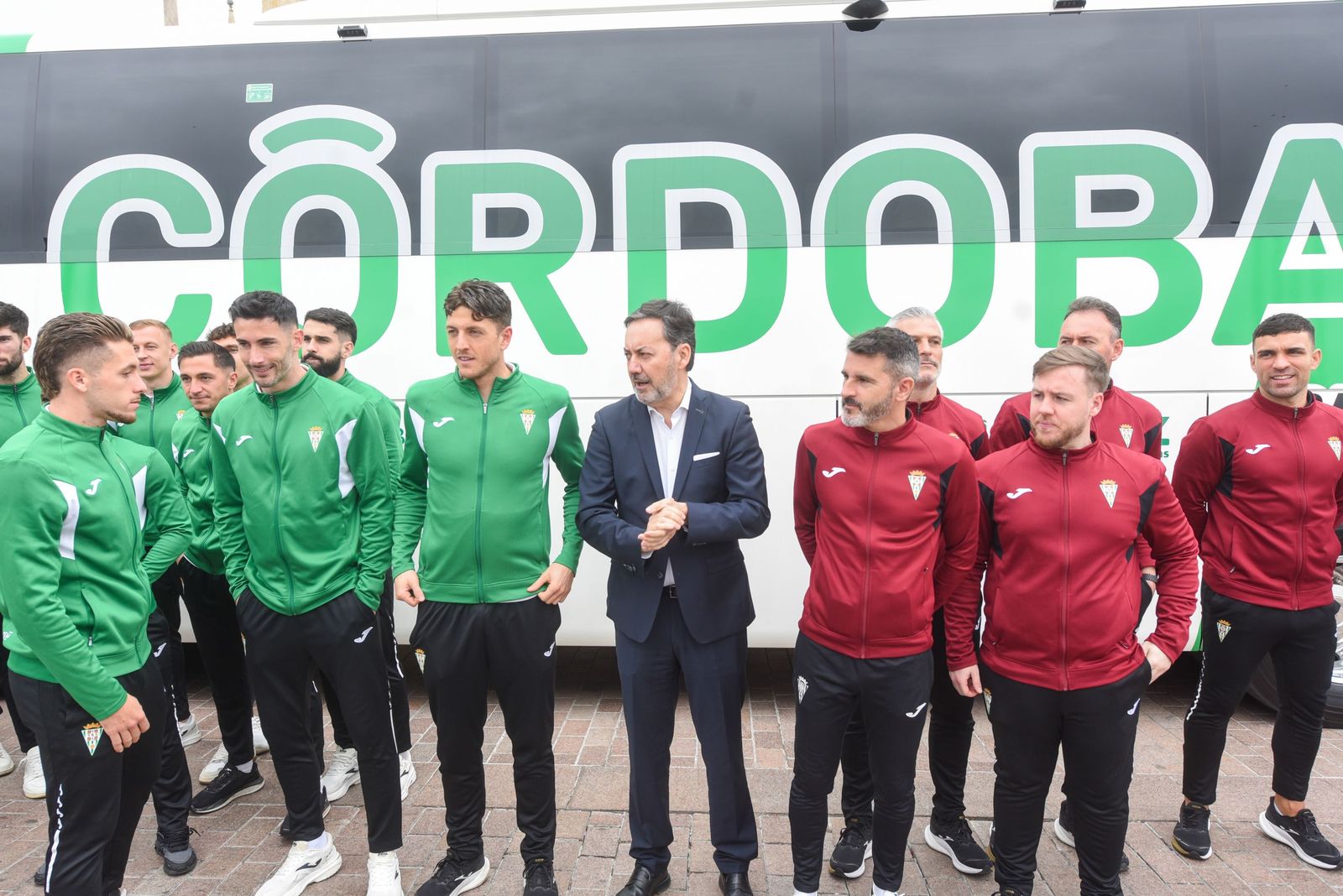 Las mejores fotos de la presentación del nuevo autobús del Córdoba CF