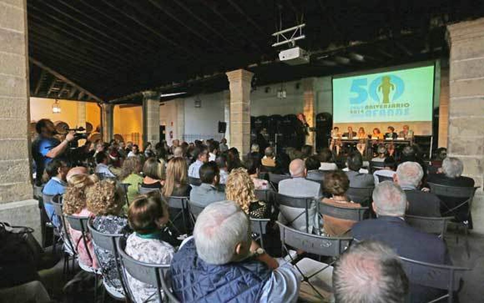 Un momento del acto de la presentación del libro en González Byass. /Pascual