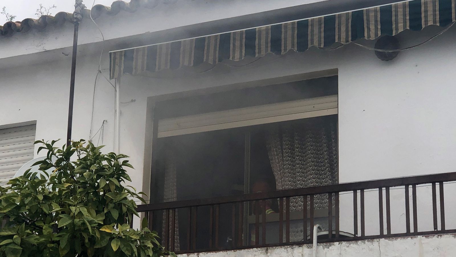 El intenso humo afectó a toda la vivienda