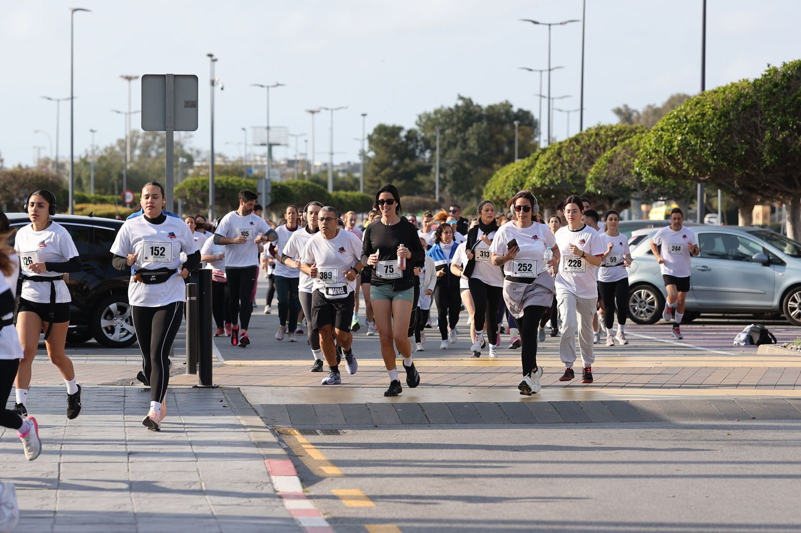 La Carrera Solidaria por el Día de la Mujer McArthurGlen, en fotos