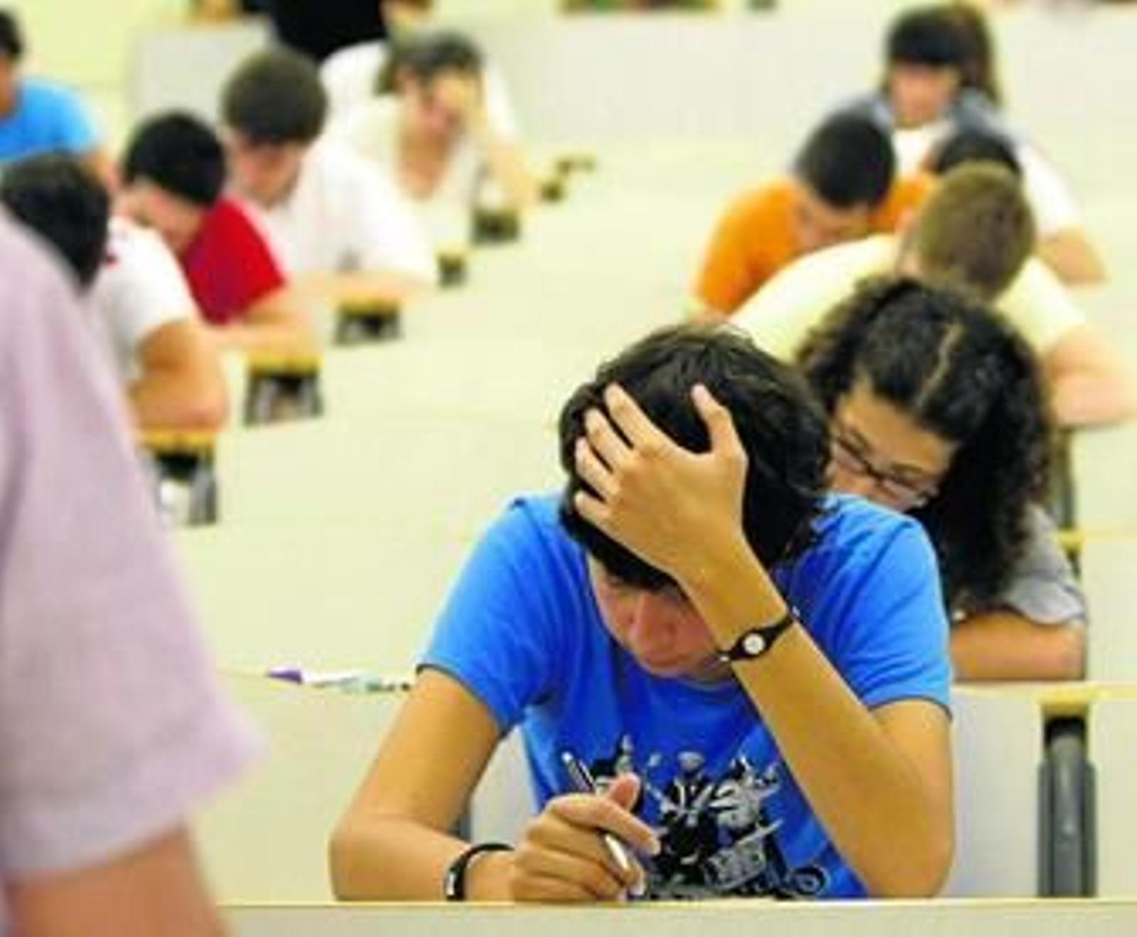 Un estudiante durante las últimas pruebas de acceso a la universidad