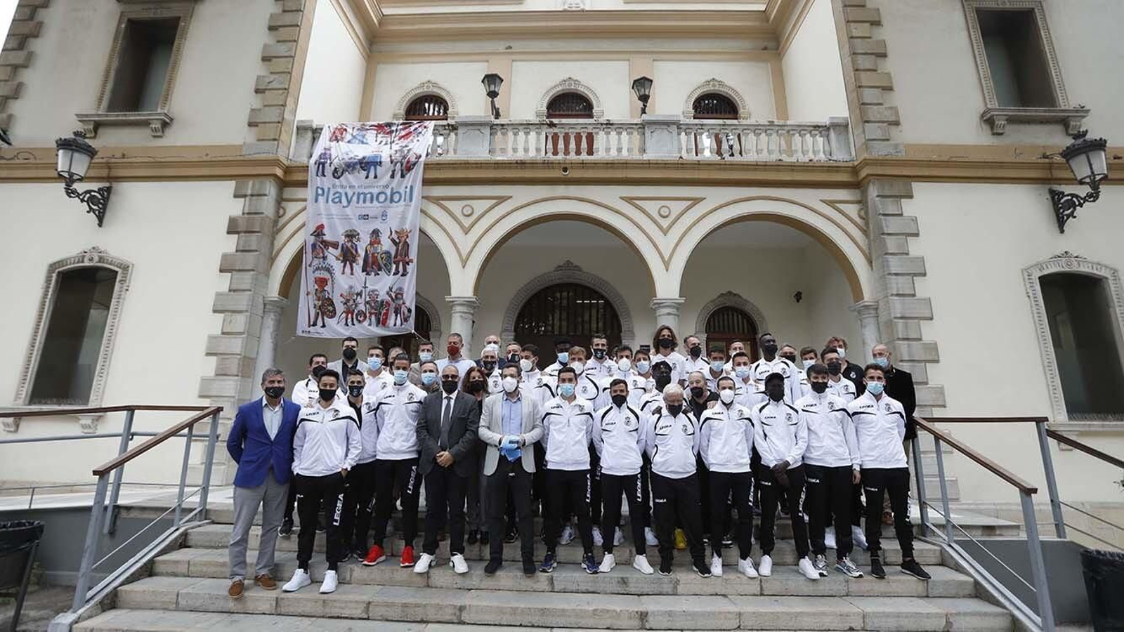 Las fotos de la recepción del Ayuntamiento de la Línea a la Balona  por su ascenso a Primera RFEF