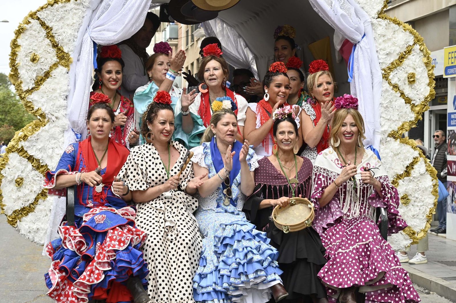 Imágenes de los carros de la Hermandad del Rocío de Huelva