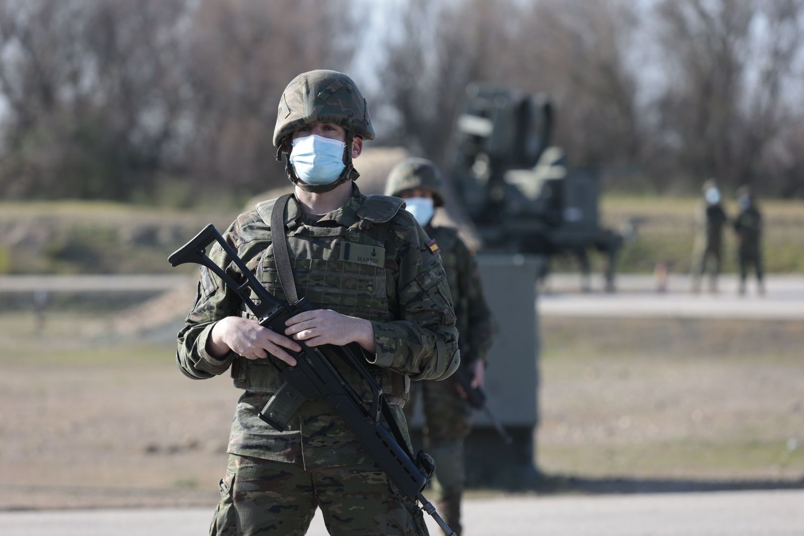 La visita de Margarita Robles a la Base del Copero en imágenes