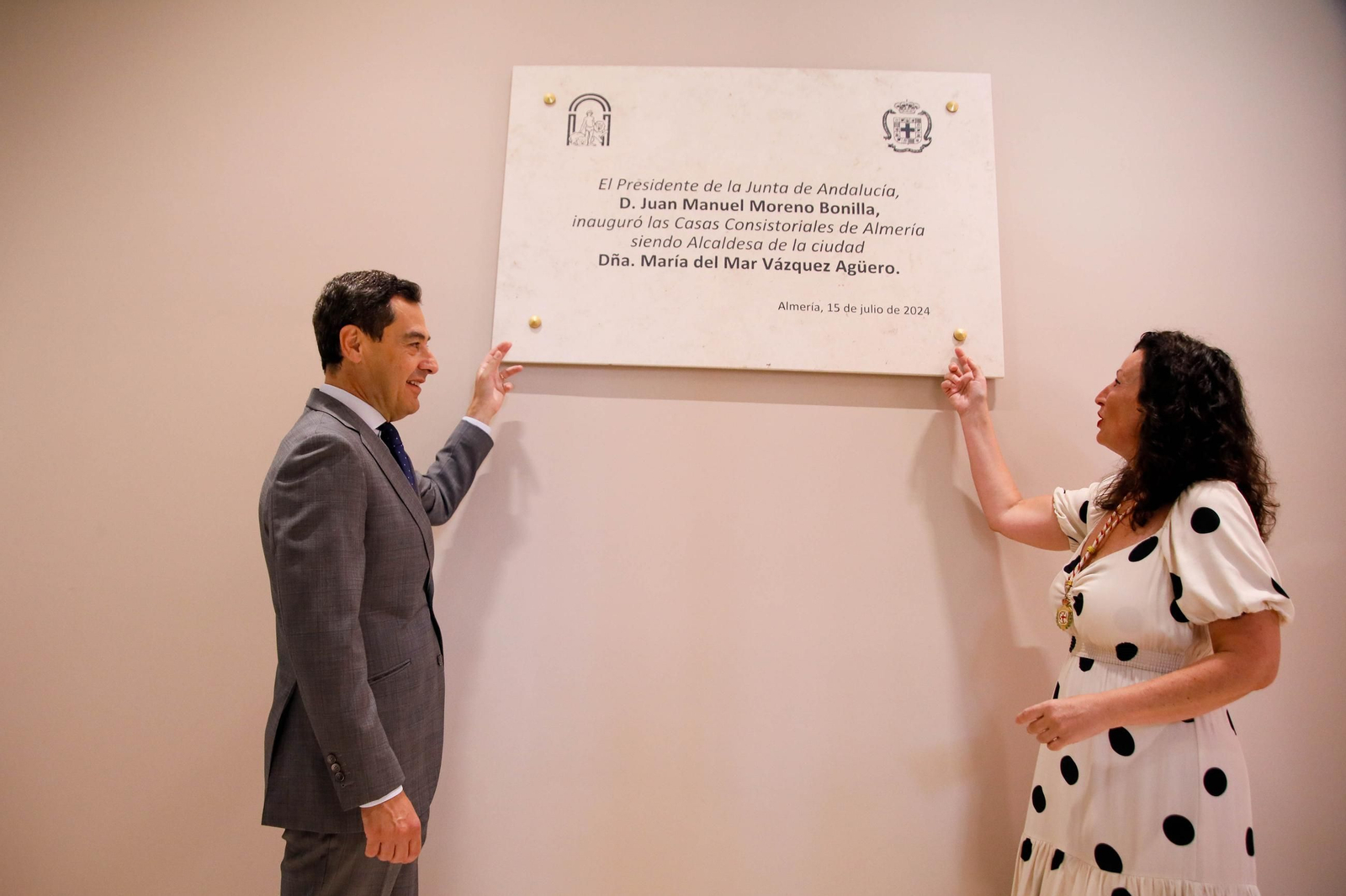 Imágemes de la casa consistorial de Almería