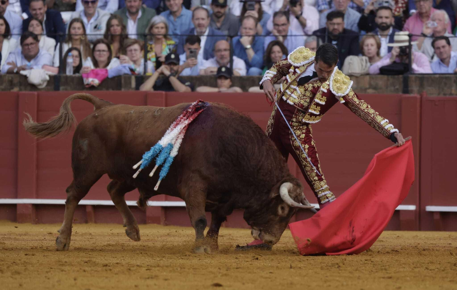Manzanares durante la faena de su segundo toro.