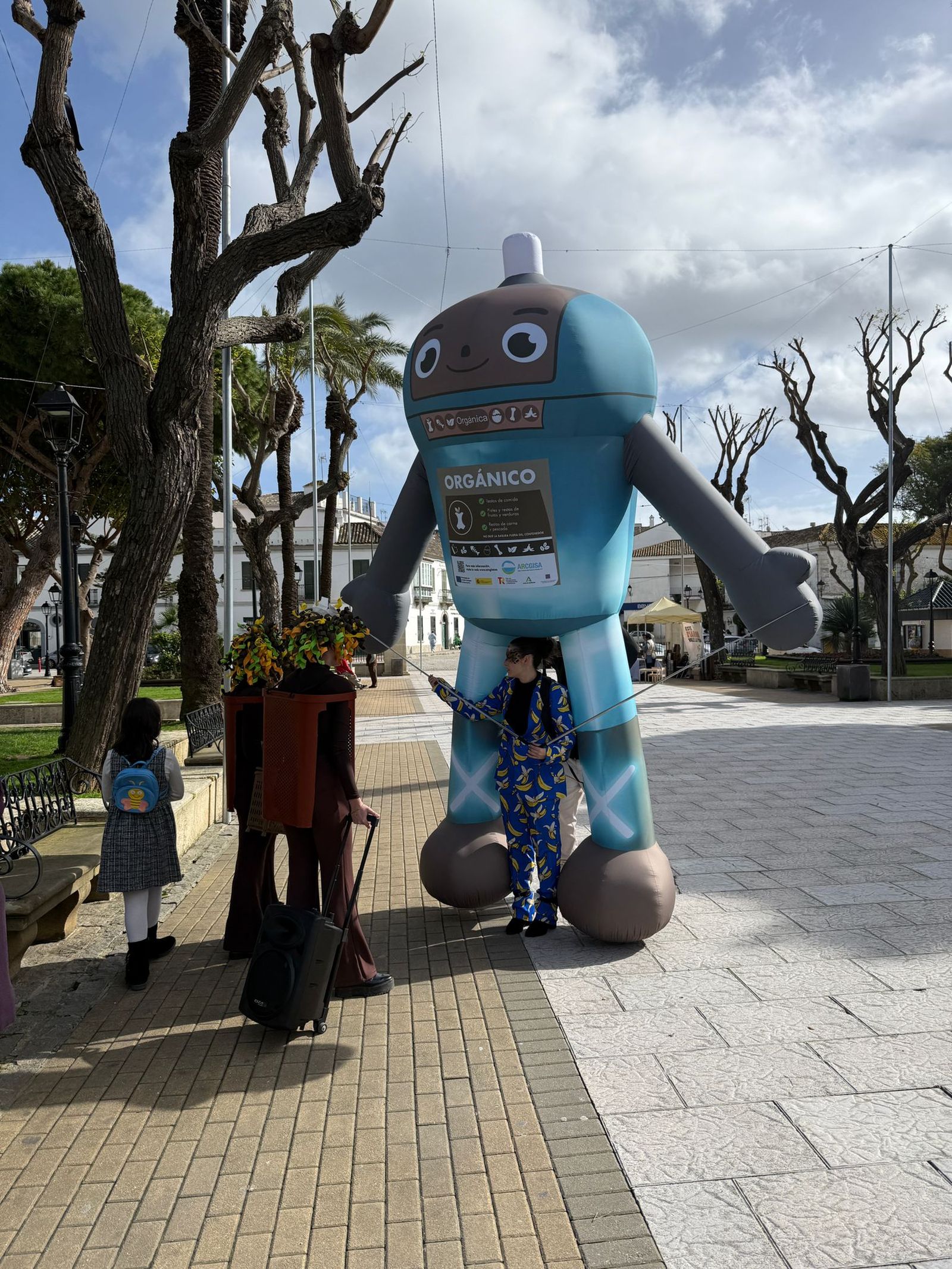 Las fotos de la campaña 'Este marrón vale la pena' en San Roque