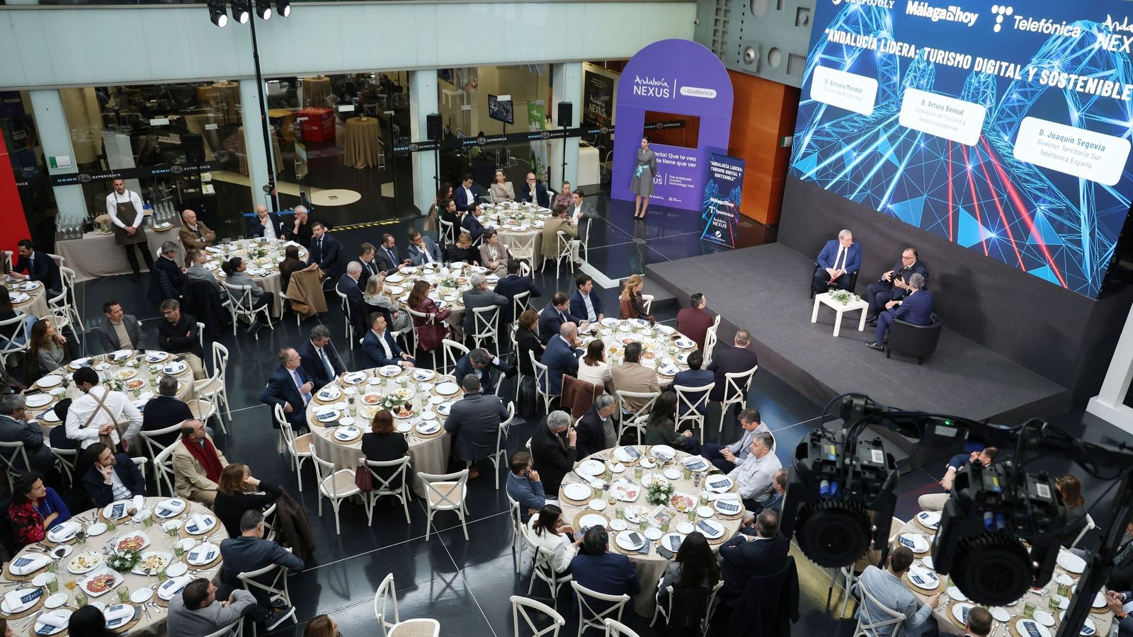 El evento ha contado con la asistencia de un centenar de asistentes.