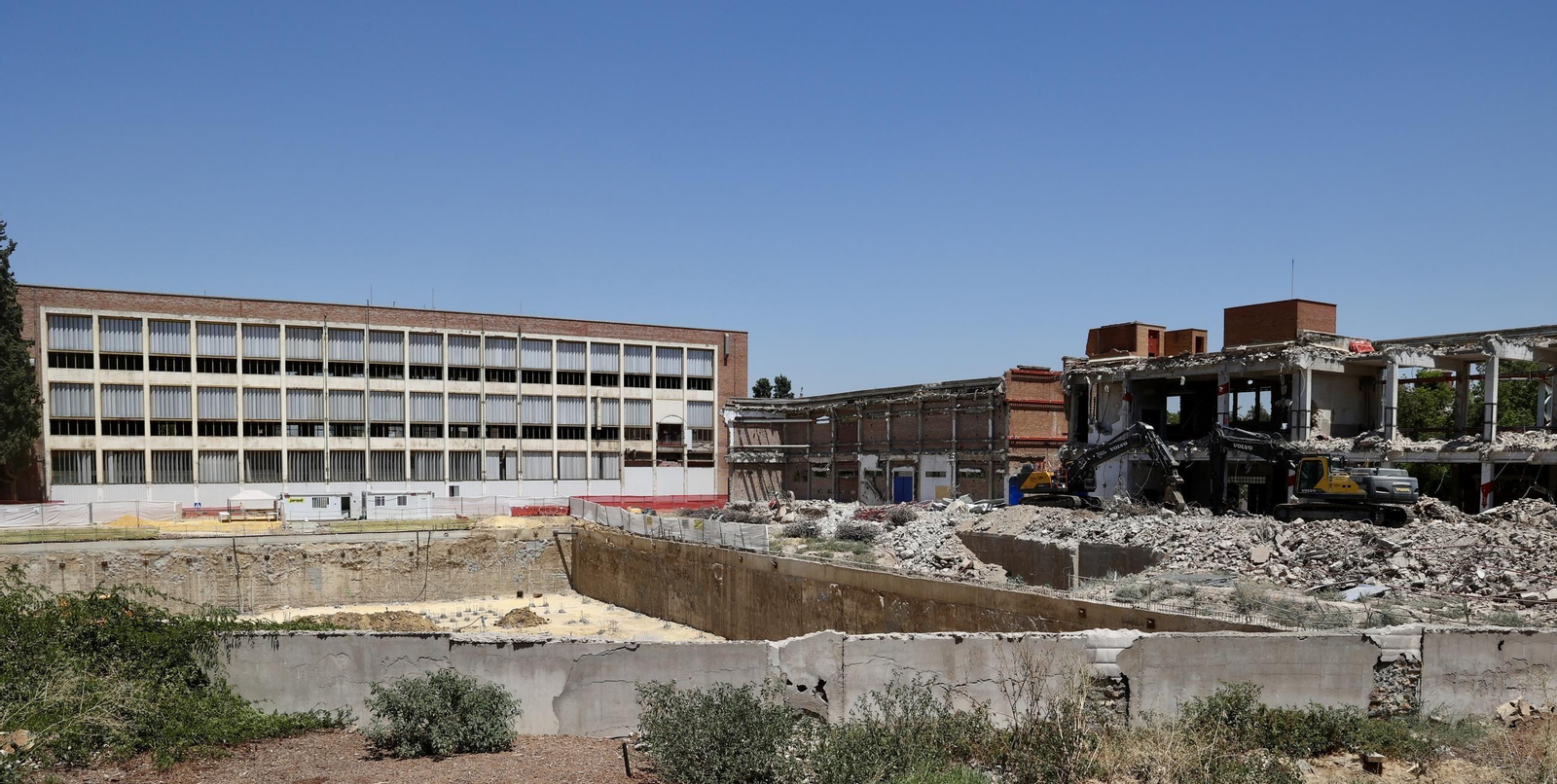 Las obras en la antigua fábrica de tabacos de Altadis, en imágenes