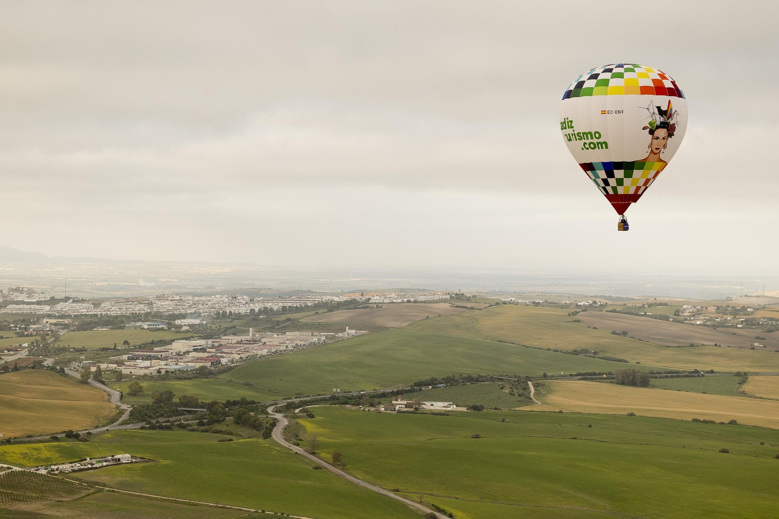 Cádiz desde el cielo en imágenes: así se ve Arcos en globo